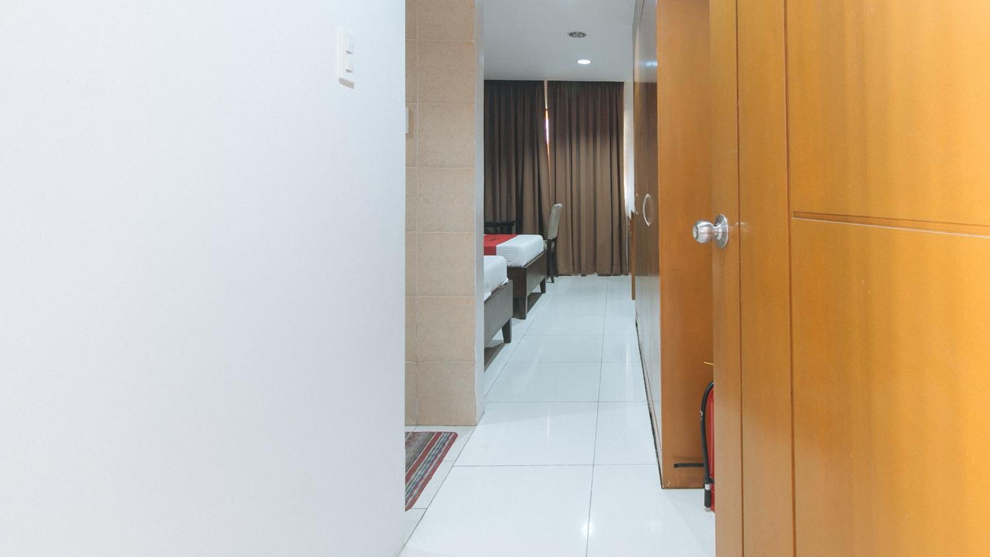 Reddoorz Near Angeles University Foundation Exterior photo